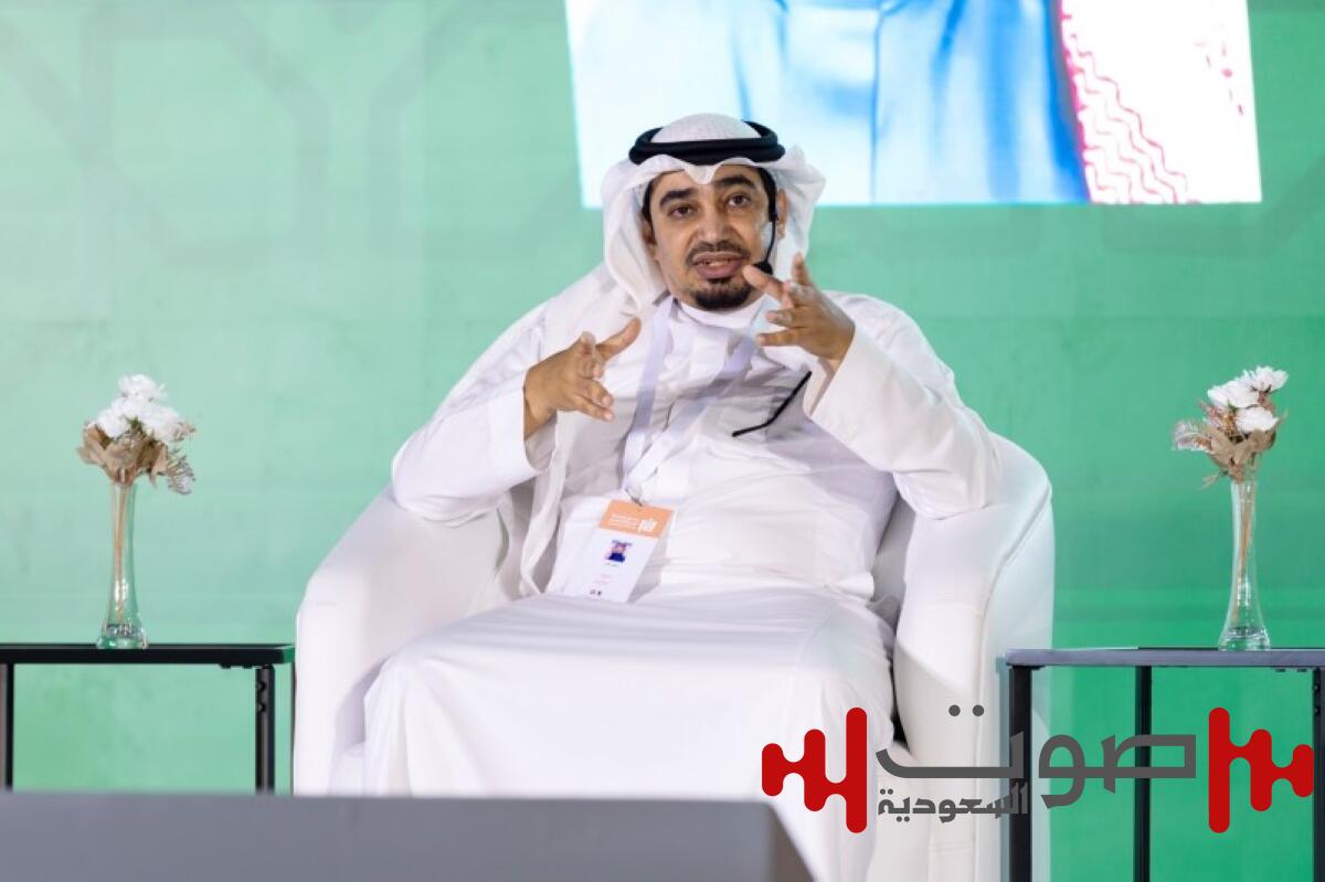 عكور يحذر من تأثير الوسائط على اللغة الرسمية للشعر