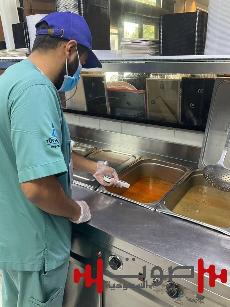 بلدية القطيف تنفذ 213 جولة رقابية على المنشآت الغذائية والتجارية