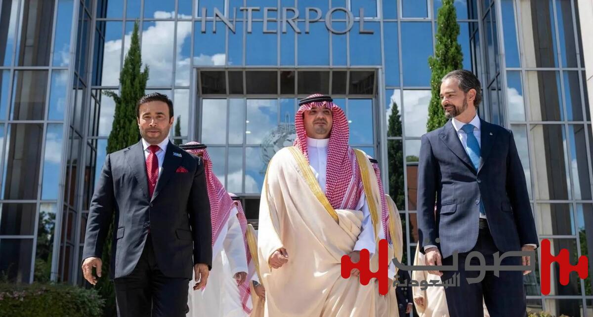 وزير الداخلية يزور «الإنتربول»