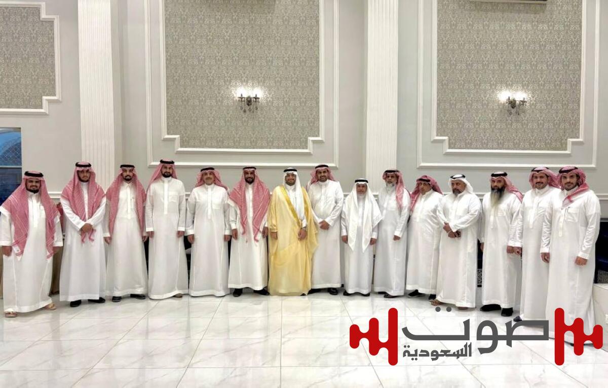 القحطاني يحتفي بعقد قران محمد