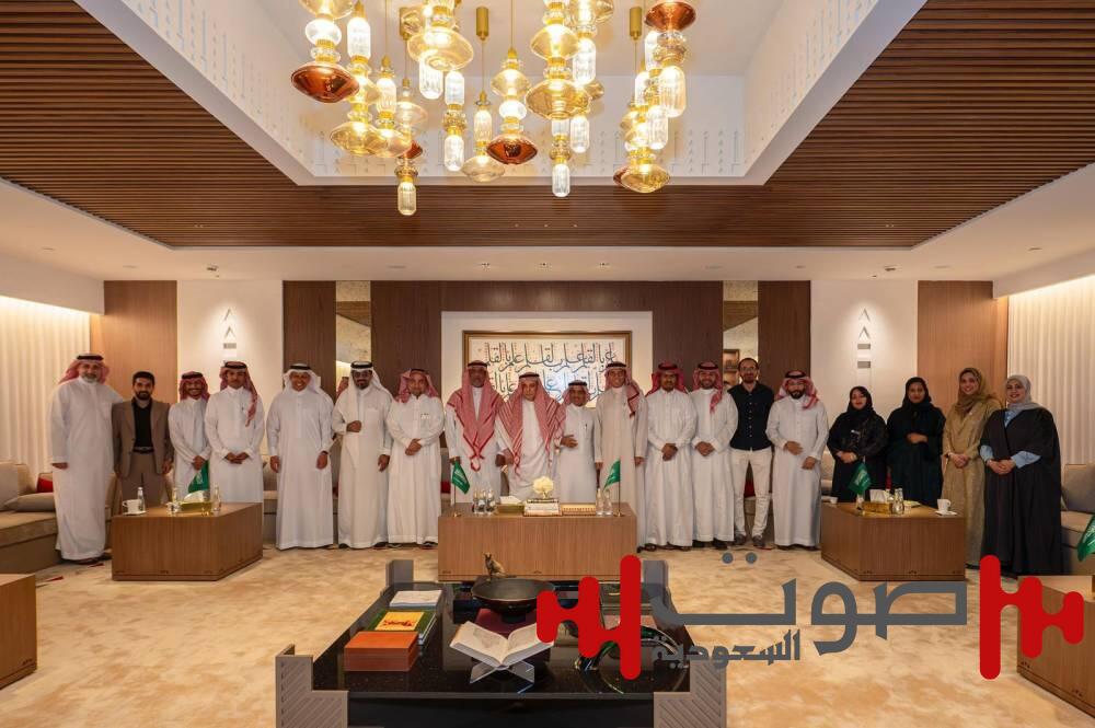 ديوانية القلم الذهبي تناقش «مدارس الفن والأدب» وتستعرض ملامح الإبداع السعودي
