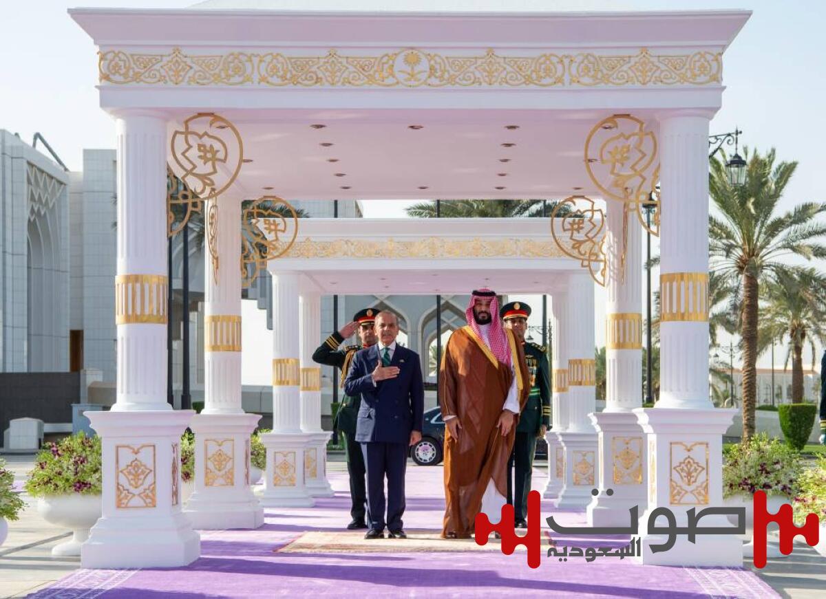 ولي العهد ورئيس وزراء باكستان يعقدان مباحثات ويوقعان اتفاقية دفاع إستراتيجي