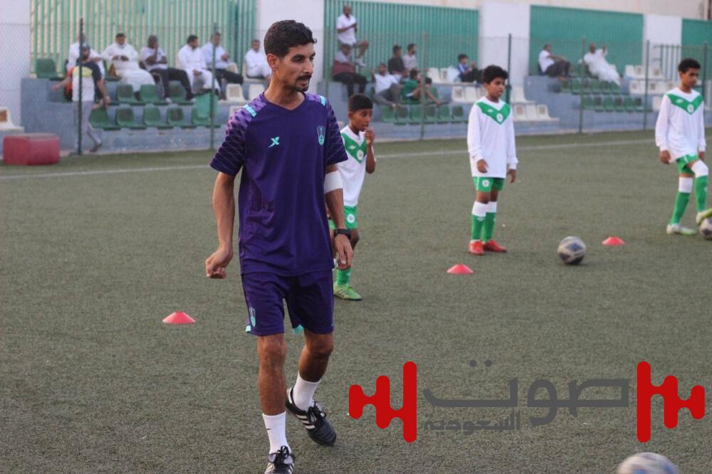 الحارثي: لن يصمد المنافس أمام الأهلي ومدرجه الكبير