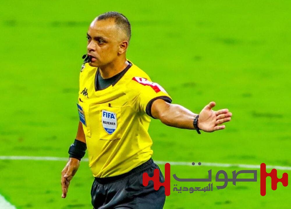 «جزار البطاقات».. يهدد الثلاثي الهلالي