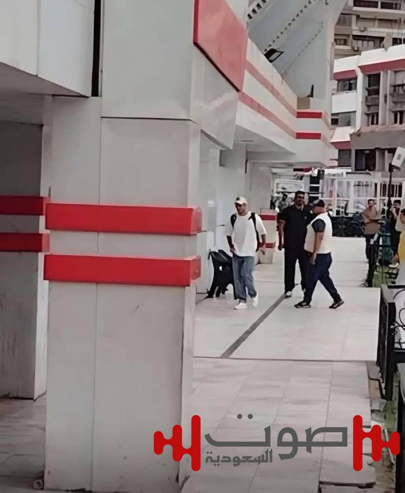 «زيزو» يعود إلى الزمالك.. هل ينقذ الأبيض أم يرحل إلى الأهلي؟