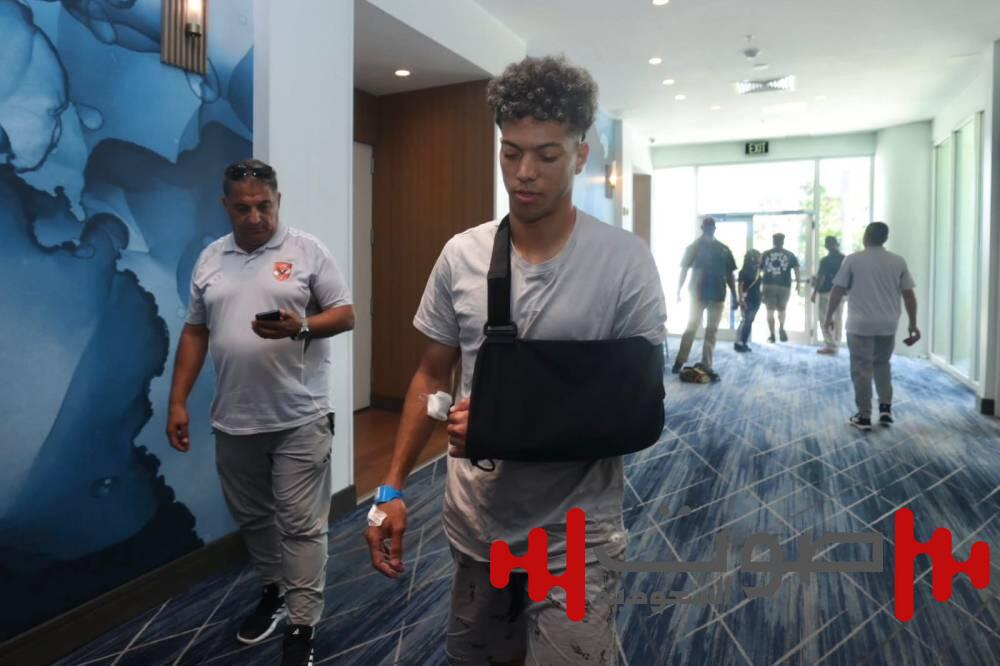 الحزن يسيطر على إمام عاشور بعد جراحة الترقوة