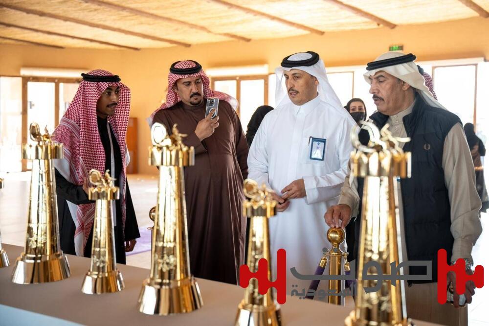 «إعلاميون» يشهدون منافسات مهرجان خادم الحرمين للهجن 2025
