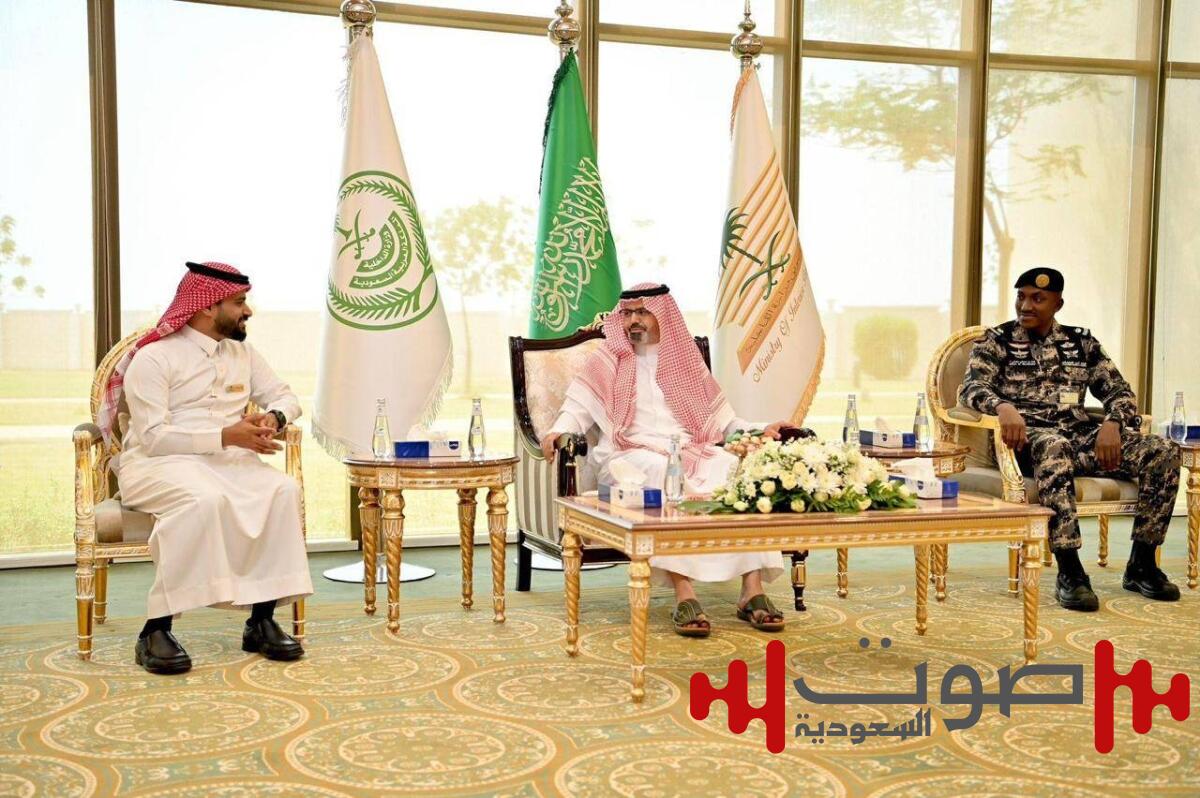 نائب أمير جازان يزور نادي منسوبي وزارة الداخلية في المنطقة