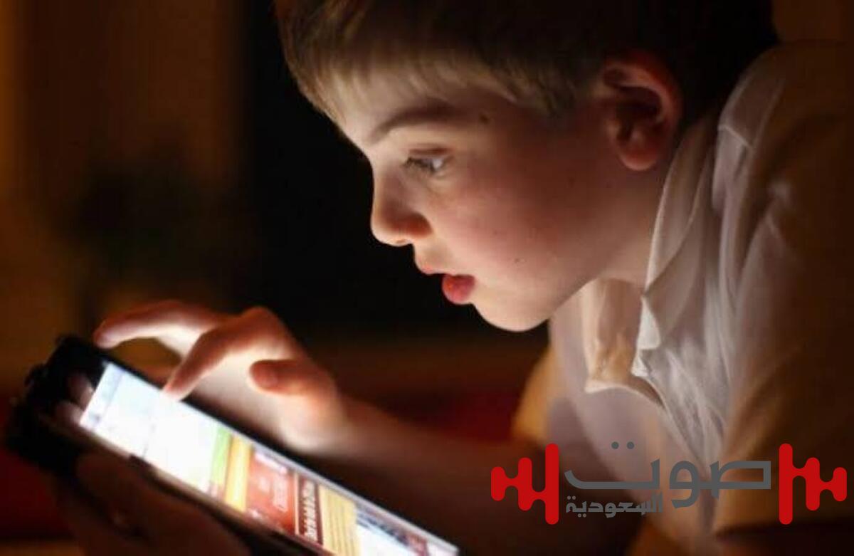 بريطانيا تفرض 7 قيود لحماية الأطفال من المحتوى الضار