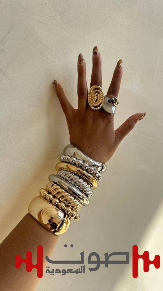 5 نصائح لدمج الذهبي والفضي في الإكسسوارات بطريقة أنيقة وعصرية