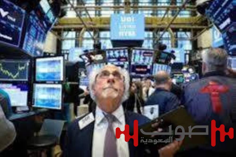 ضبابية السياسات التجارية تهبط بأسهم «وول ستريت»