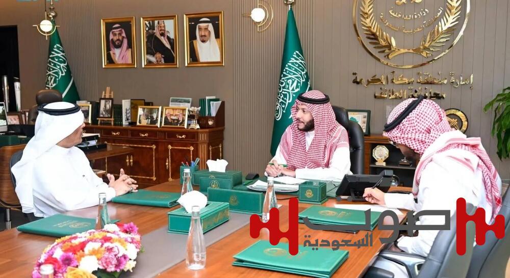 سعود بن نهار يطلع على منجزات ومبادرات أمانة الطائف