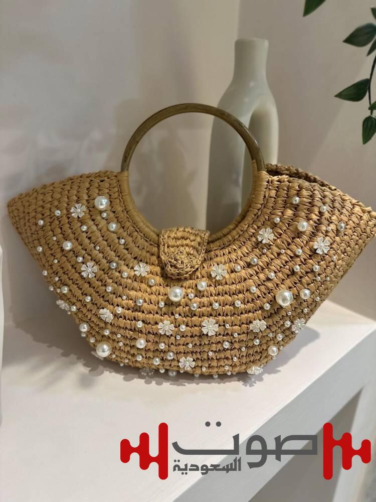 شنط الخيش.. أناقة الصيف بطابع طبيعي