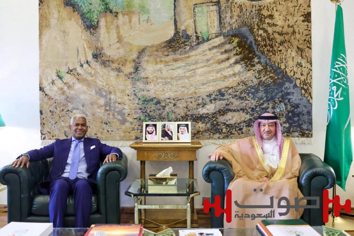 الخريجي يستقبل سفير جمهورية الدومينيكان لدى المملكة