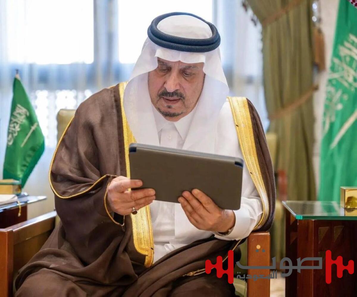 أمير الرياض يستقبل مدير تعليم المنطقة