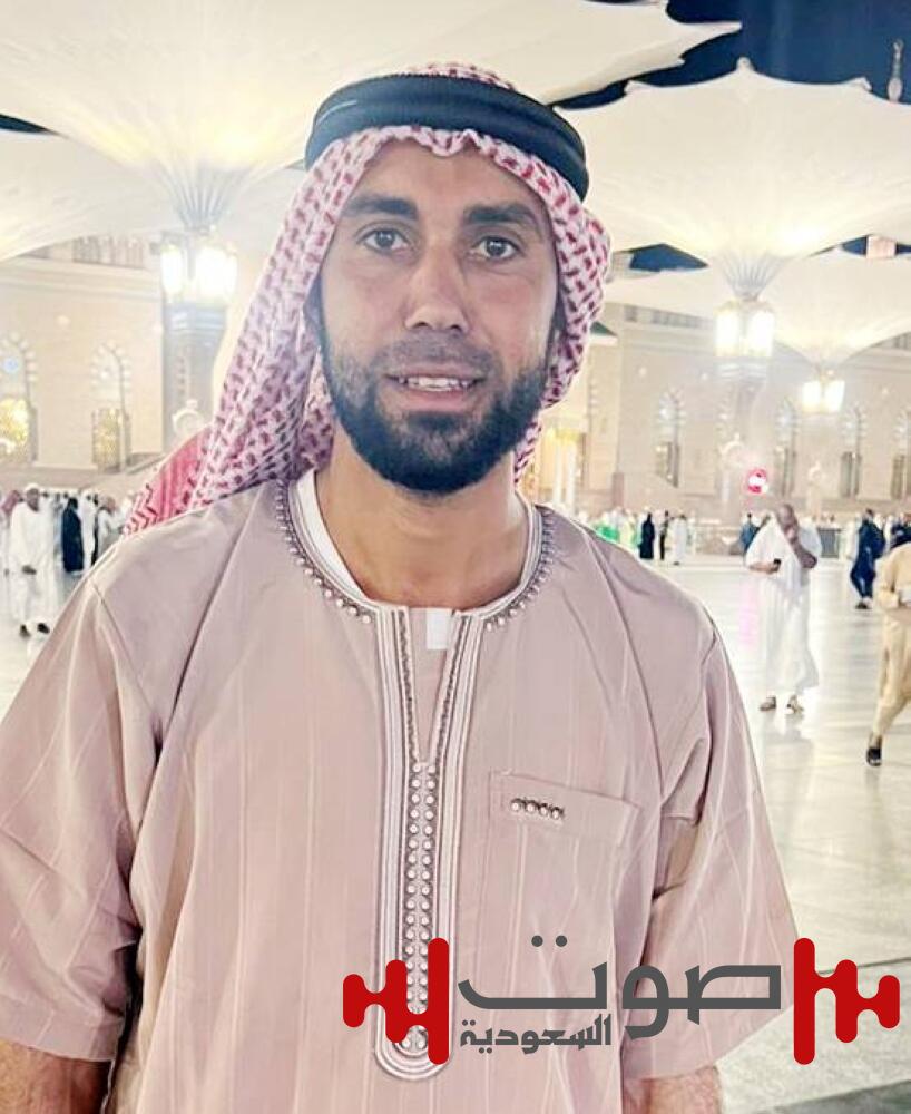 عمر المصري بالشماغ والعقال: دعاء الوالدين يسّر لي الحج