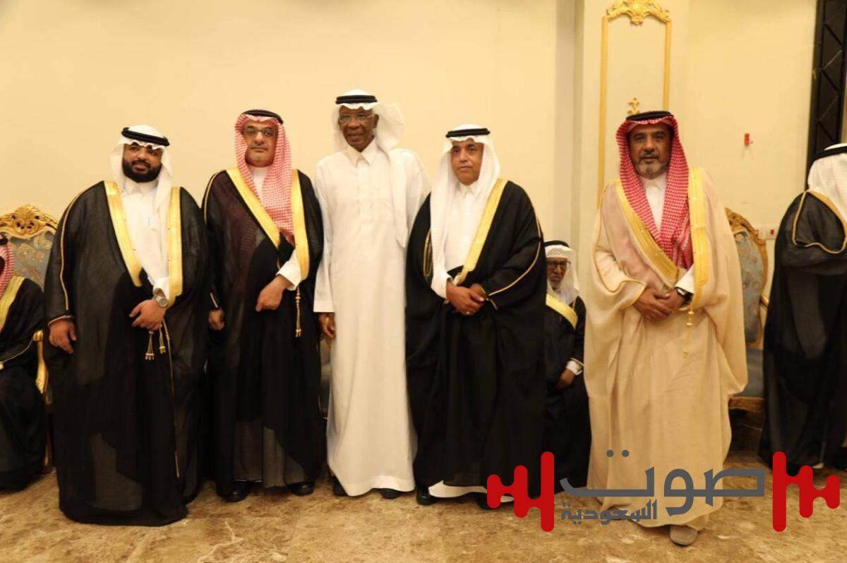 أسرتا الحامدي والعمودي تحتفلان بـ«طارق»