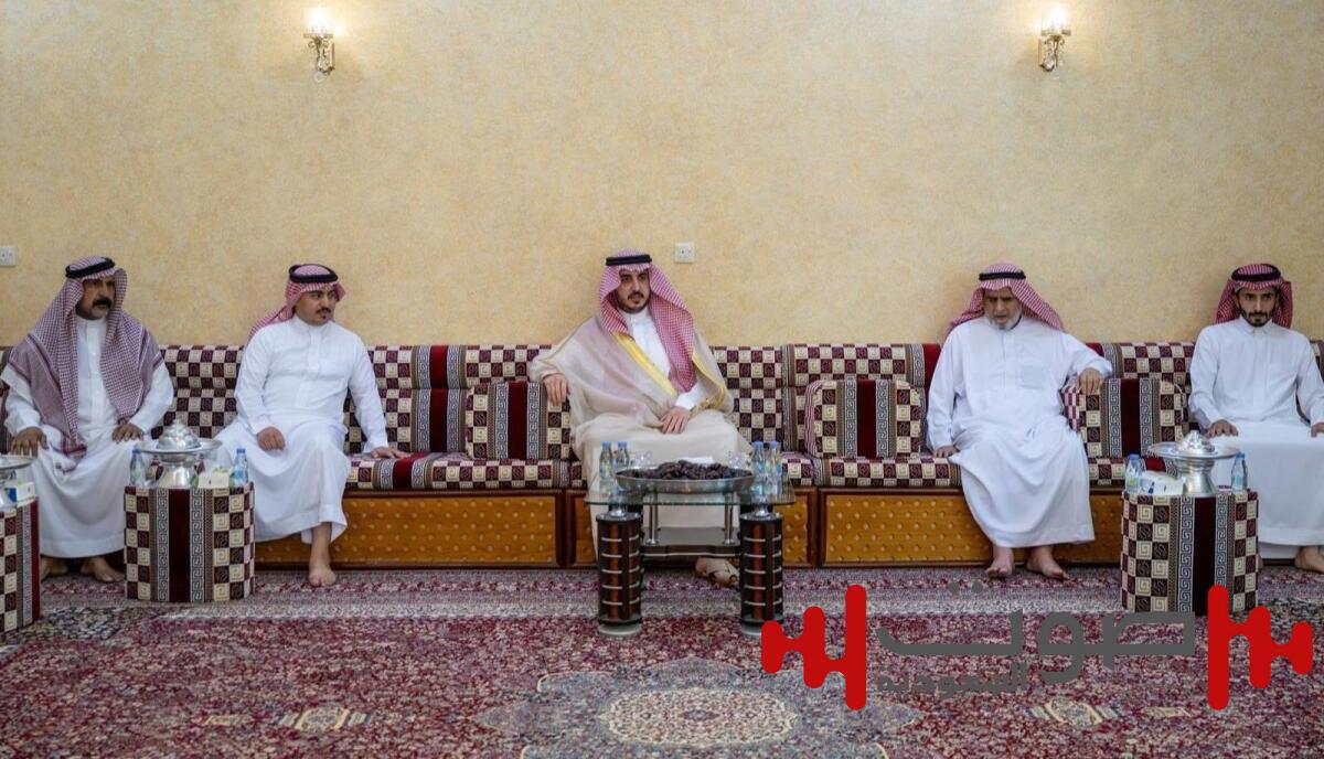 أمير الجوف يُعزي مدير عام الشؤون القانونية في الإمارة بوفاة والده