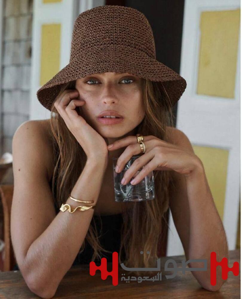 قبعة النزهات تتصدر صيحات الصيف.. من الحدائق إلى منصات الموضة