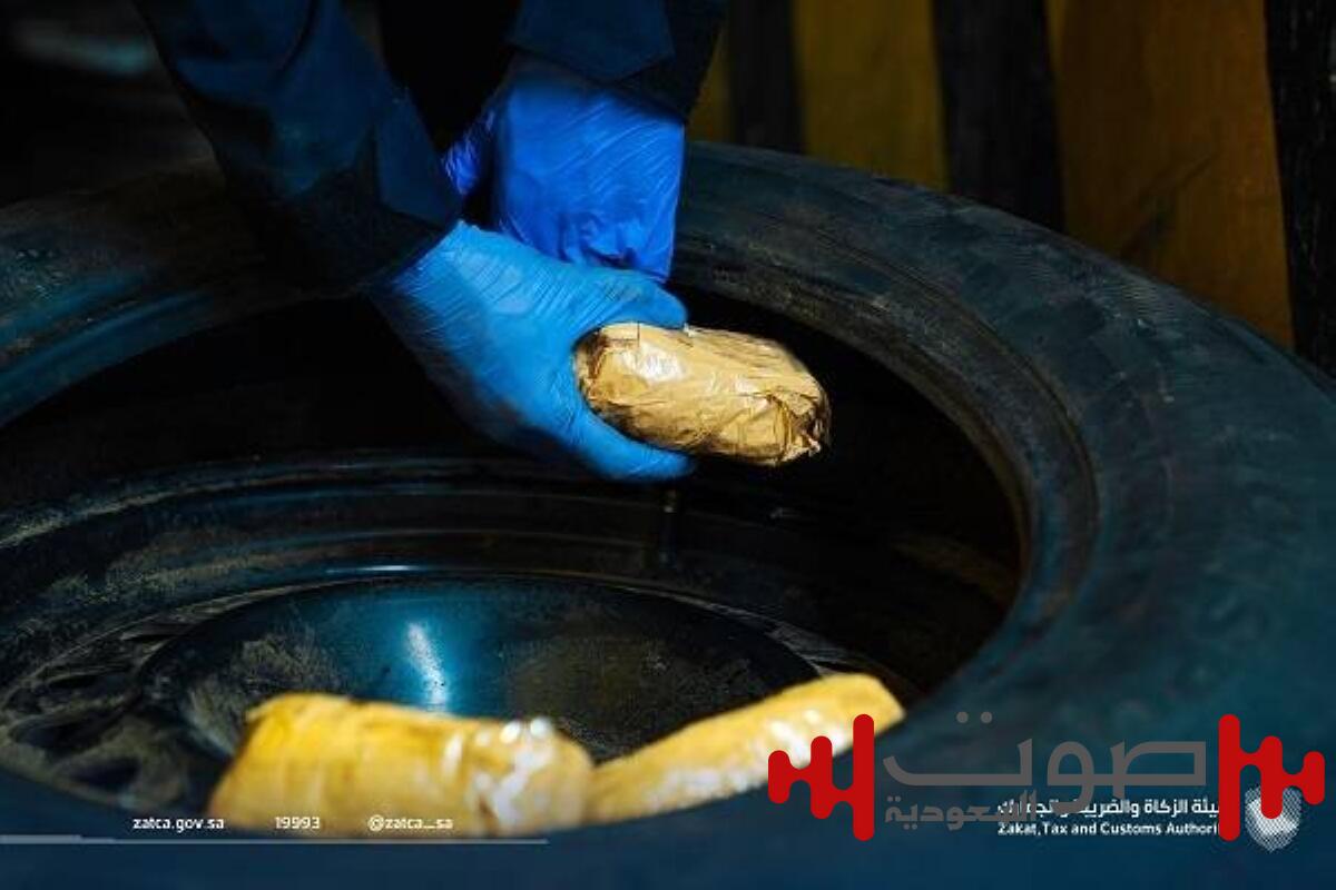 «الجمارك» تُحبط محاولتي تهريب أكثر من 300 ألف حبة كتباجون