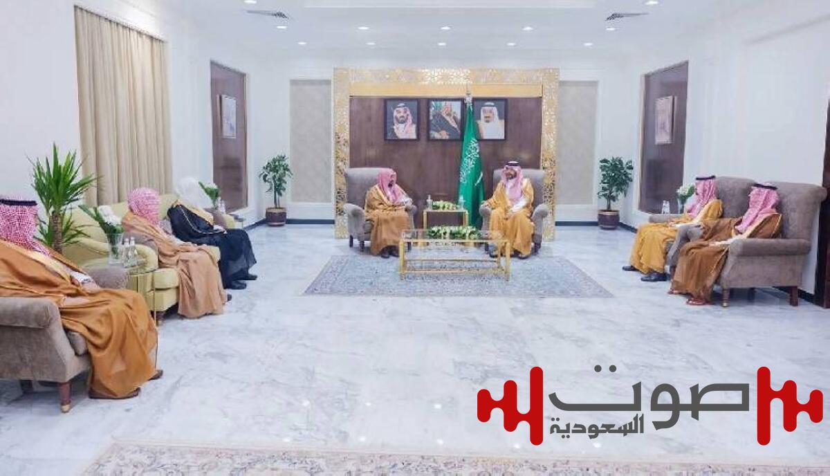 أمير الحدود الشمالية يستقبل وزير العدل