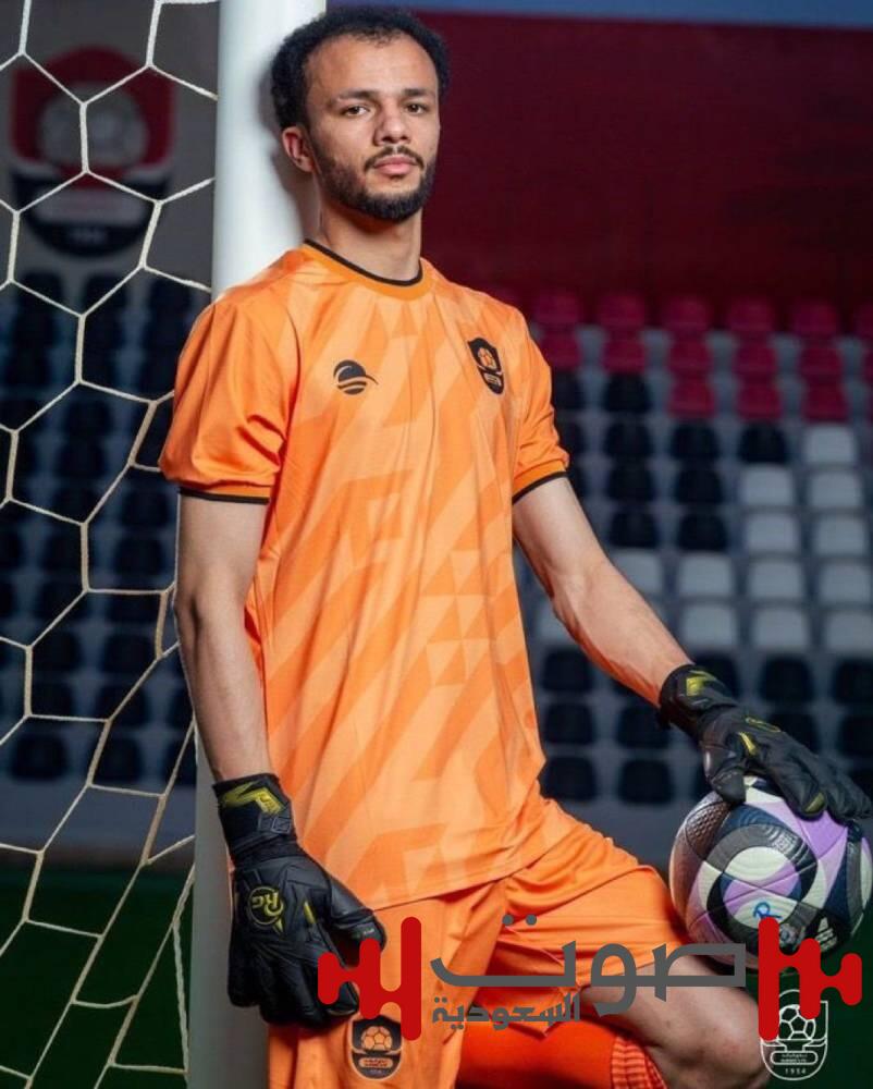 العميد يستهدف التعاقد مع «سنيور»