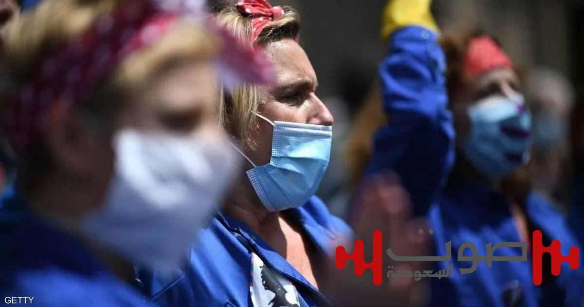 كمامات «كوفيد 19» تتحول إلى قنبلة بيئية.. دراسة بريطانية تكشف عن مخاطر واسعة