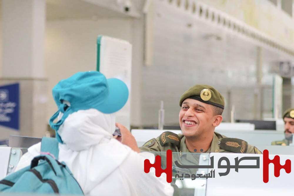 «الجوازات» تنهي إجراءات مغادرة أولى رحلات الحجاج عبر مطار جدة