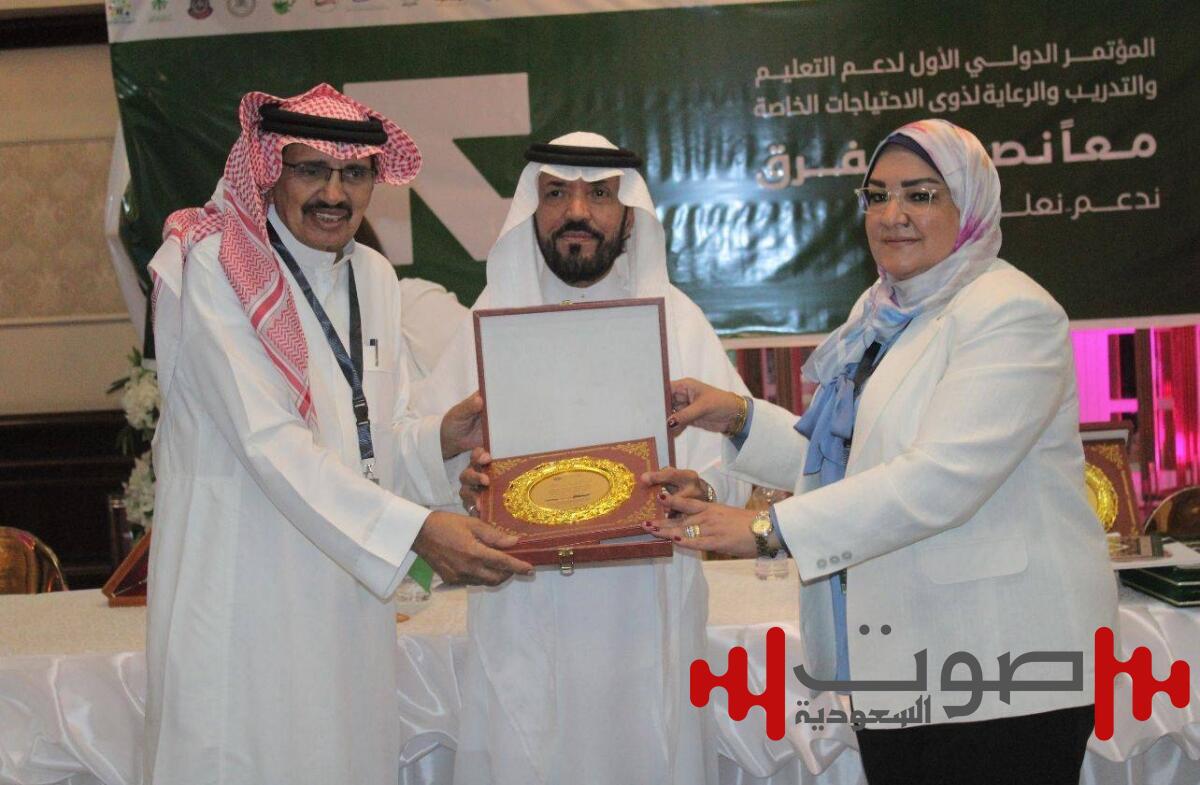 في حضرة الإنسانية.. تكريم عبدالله غريب بالقاهرة