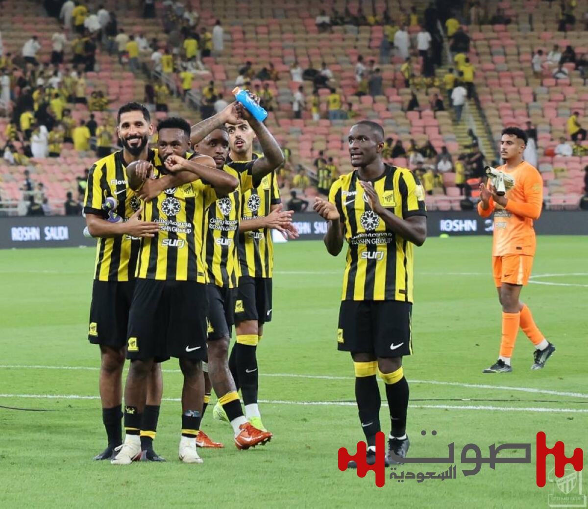 اعترف بمشكلة الفريق الدفاعية.. لوران: تعويض «رايكوفيتش» أمر صعب